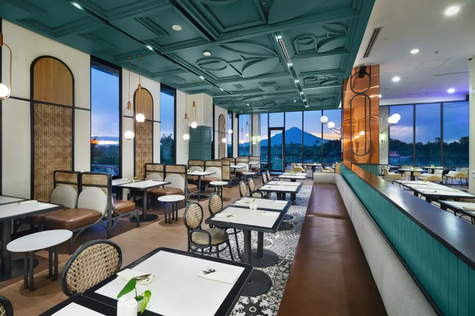 Rempah Restaurant at night Luwansa Hotel Manado